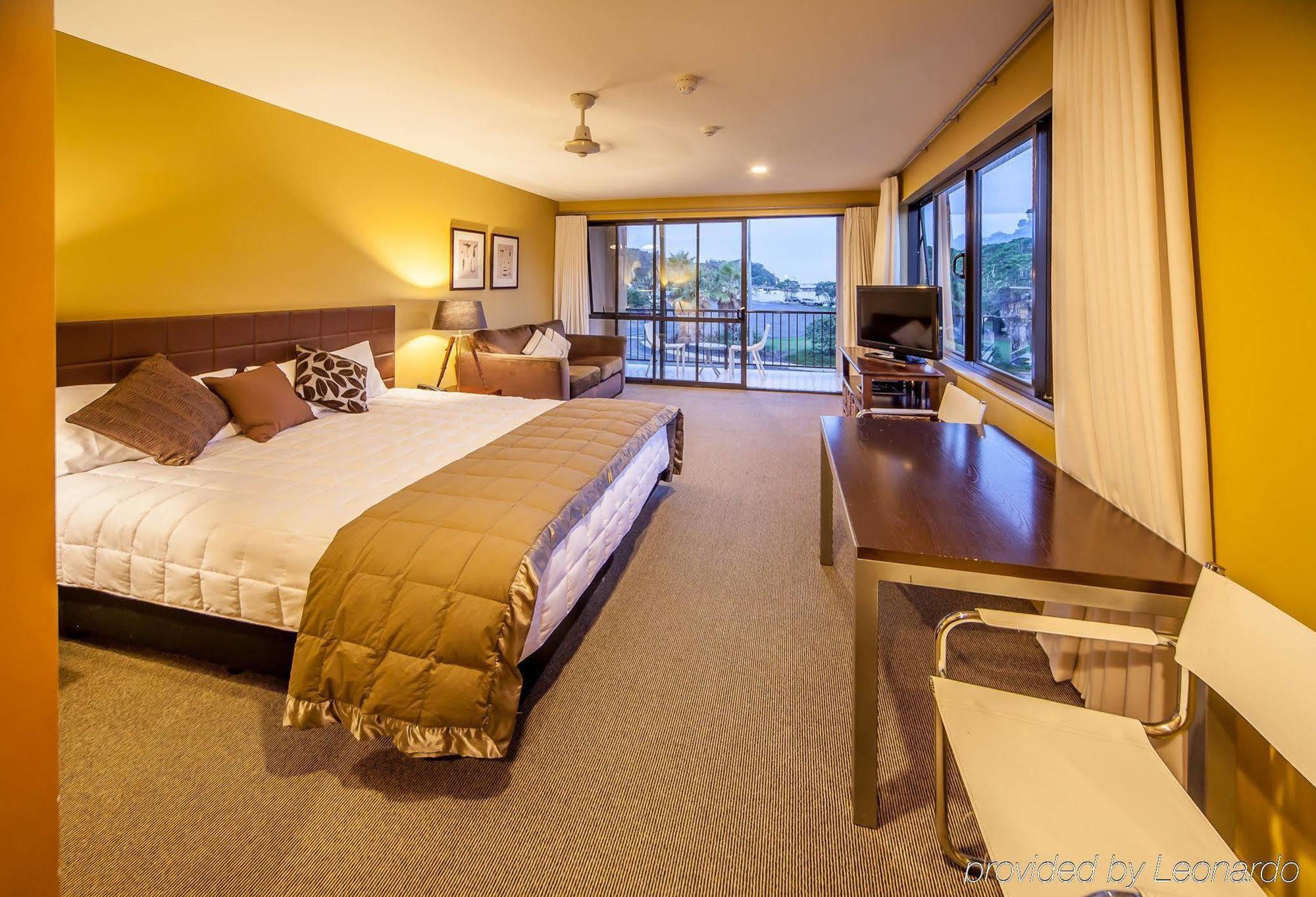 Quality Oceans Hotel