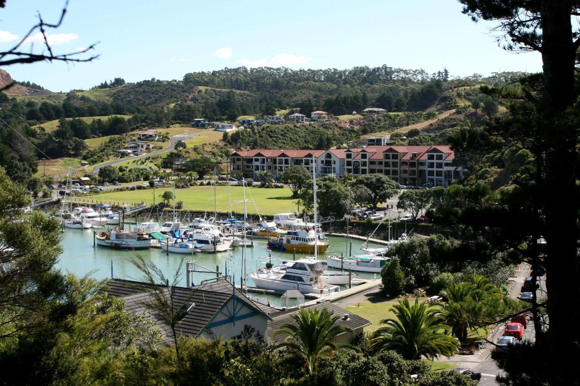 Quality Oceans Hotel 3*